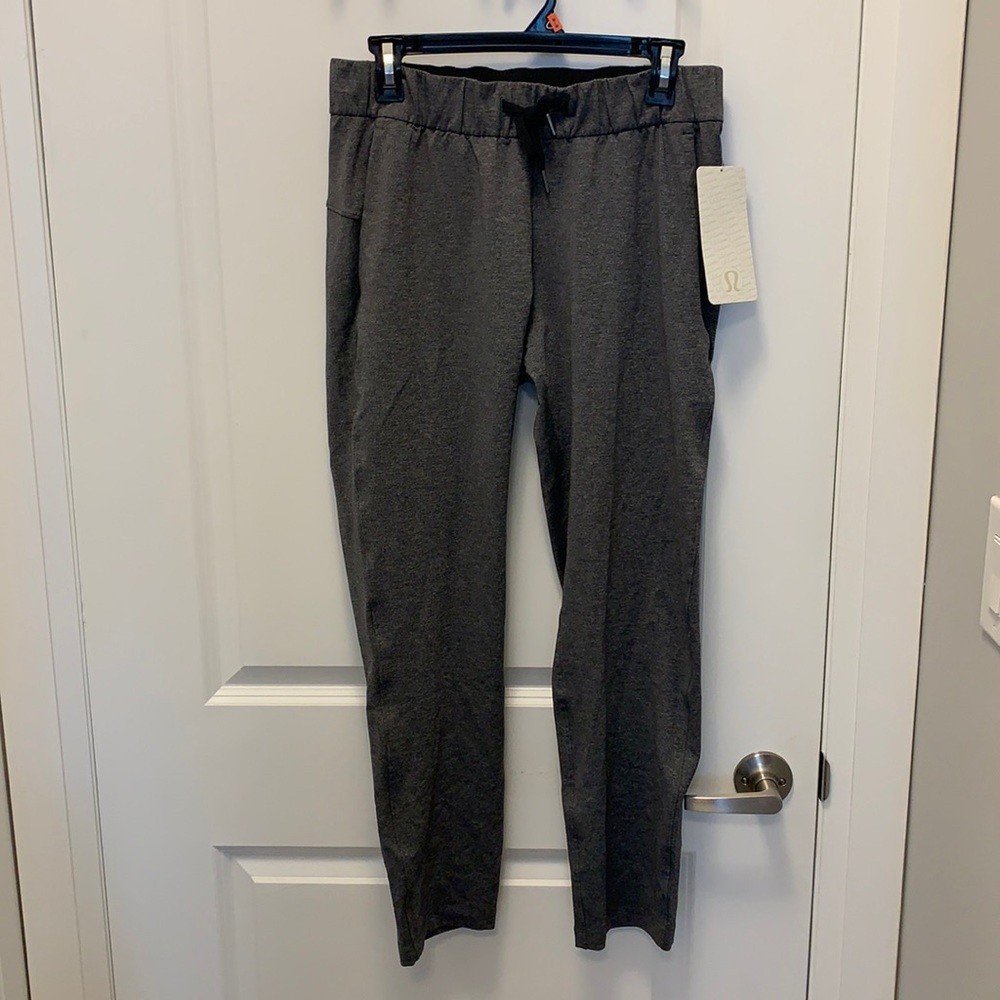 NWT Lulemon On The Fly pant